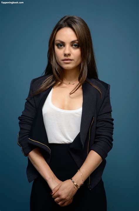 Yes, the <b>naked</b> piccies are fake, but the XXX effect is pretty powerful anyway. . Mil kunis naked